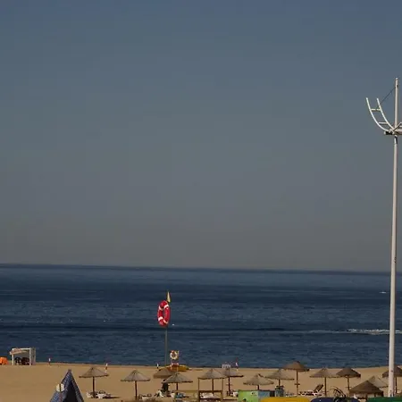 T2 Vista Mar アパート